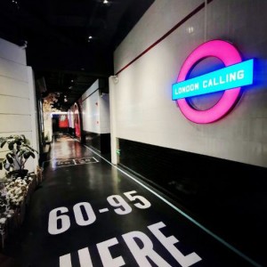 杭州KTV奇遇：一夜捡拾万元现金箱记