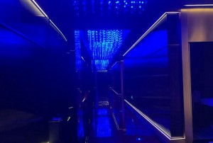 杭州东方魅力KTV：舞动夜色中的经典魅力